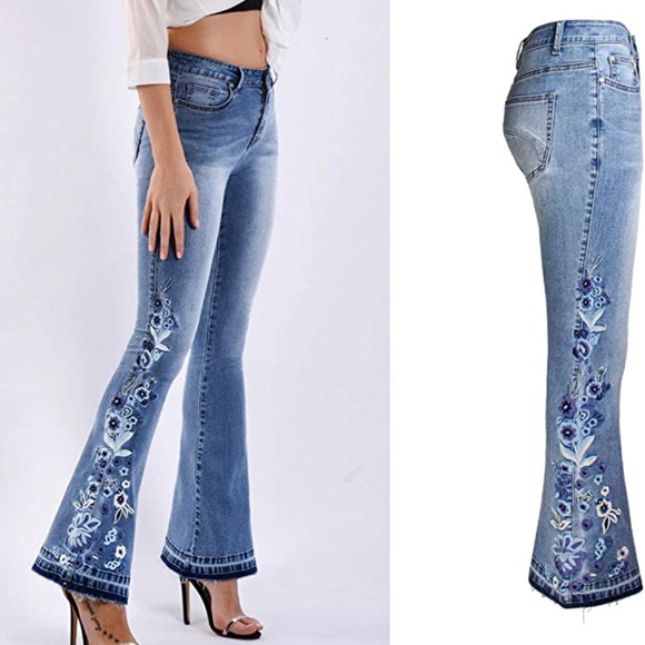 Denim - 2xHP💝Women’s Embroidered Flared Jeans small waist 14” inseam 30” rise 9”